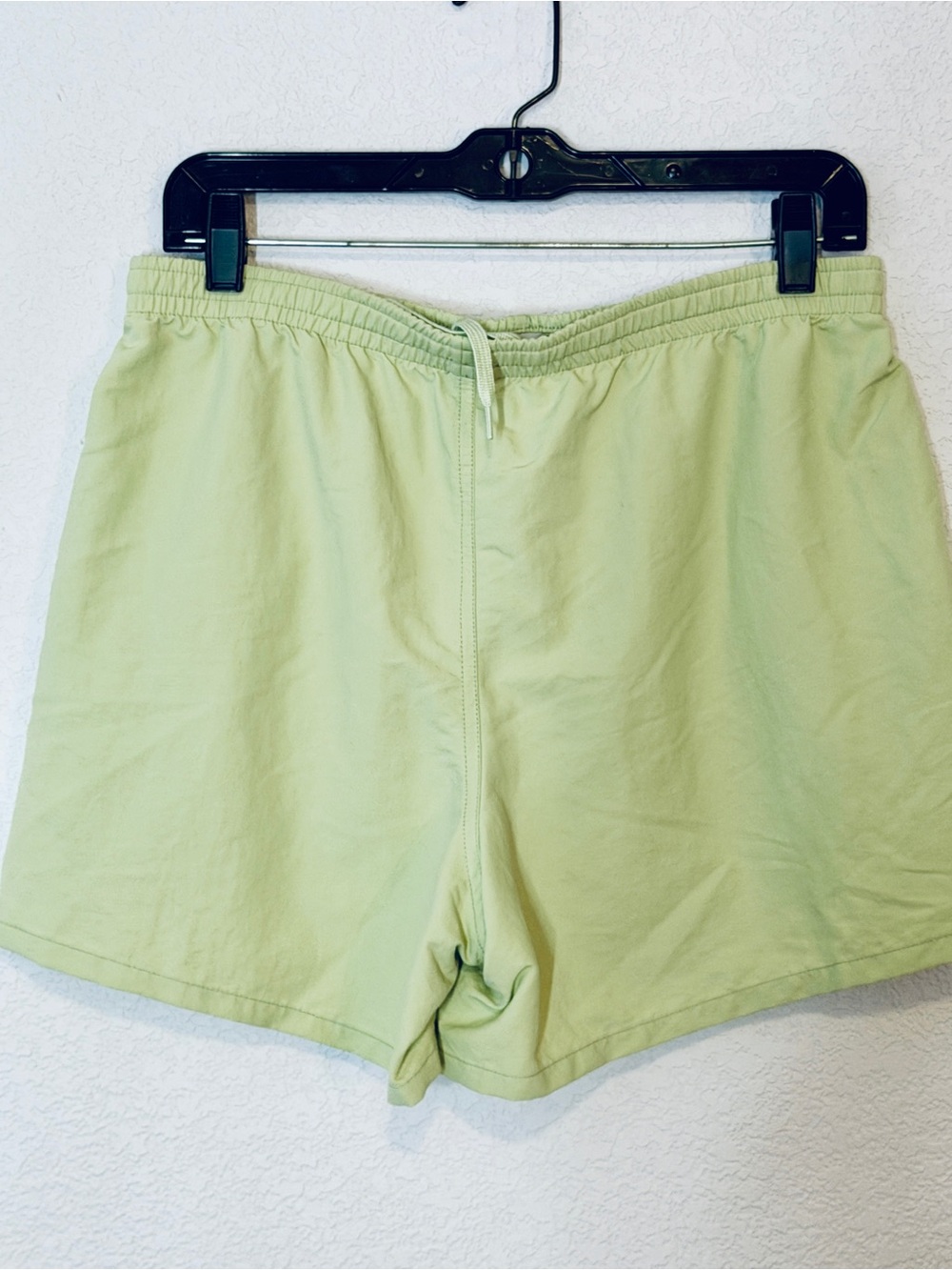 Patagonia Light Lime Green Women’s Swim Shorts Medium - Picture 2 of 2